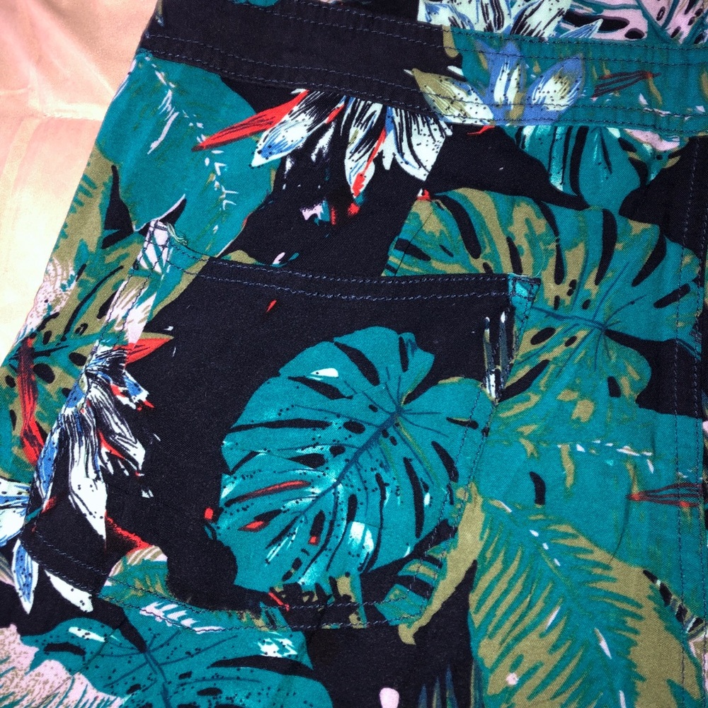 Tropical Patterned Romper! - Picture 4 of 6